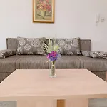 Irena بيت ضيافة