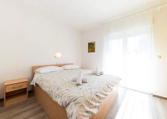 בית הארחה Irena