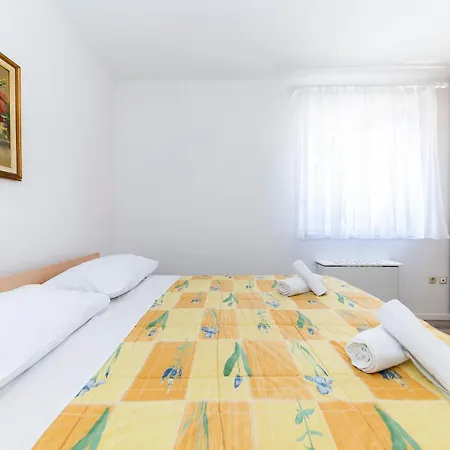 Irena Guest house