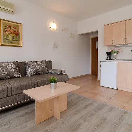 Irena Gasthuis Zadar